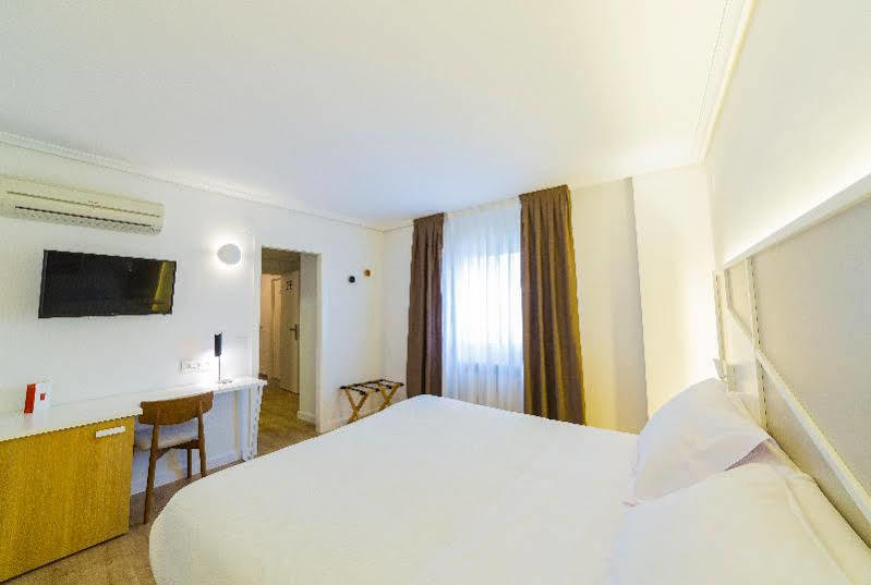 Hospedium Hotel Canitas Maite Gastronomico カサス・イバーニェス エクステリア 写真