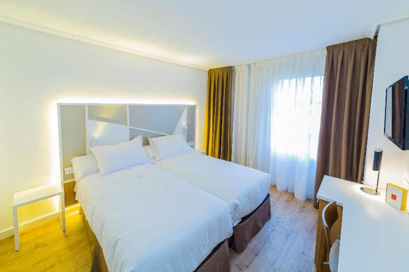 Hospedium Hotel Canitas Maite Gastronomico カサス・イバーニェス エクステリア 写真